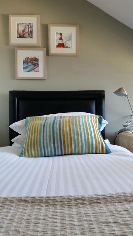Gallery Guest House Plymouth Room photo