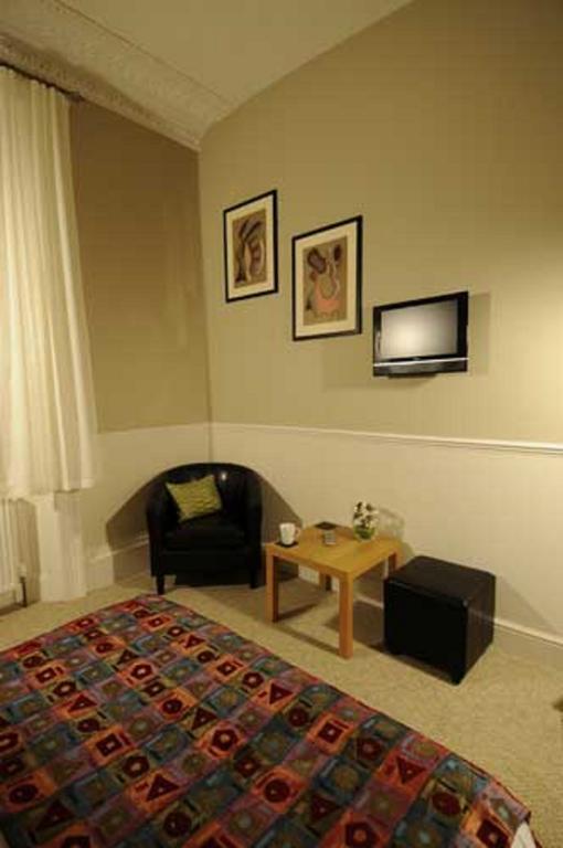 Gallery Guest House Plymouth Room photo